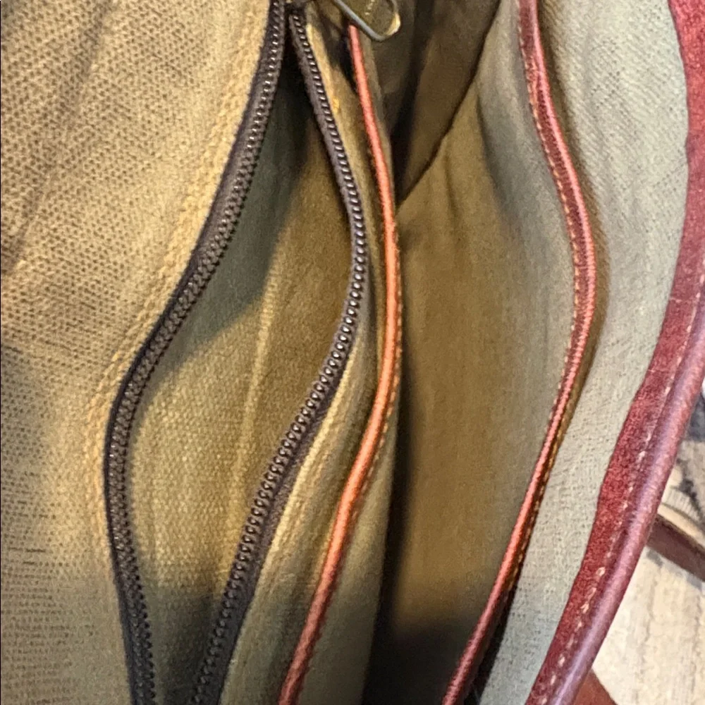 Vintage Leather Messenger Bag I pad holder